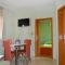 Ferienwohnungen Makarska 7101, Makarska - Apartment 2 mit Terrasse -  