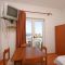 Apartments and rooms Gradac 7103, Gradac - Apartment 2 with Balcony and Sea View -  