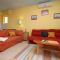 Ferienwohnungen und Zimmer Makarska 7164, Makarska - Apartment 1 mit Balkon -  