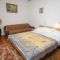 Apartmány a pokoje Novigrad 7227, Novigrad - Dvoulůžkový pokoj 3 s manželskou postelí a terasou -  