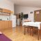 Apartments Valbandon 7521, Valbandon - Apartment 1 with Terrace -  