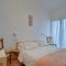 Pokoje Premantura 7603, Premantura - Dvoulůžkový pokoj 1 s manželskou postelí, balkonem a výhledem na moře -  