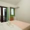 Комнаты Premantura 7603, Premantura - Двухместный номер 2 с 1 кроватью, балконом и видом на море -  