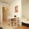 Apartments and rooms Split 7673, Split - Studio 1 with Terrace -  