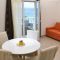 Apartamentos Duće 8359, Duće - Apartamento 3 con terraza y vistas al mar -  