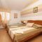 Ferienwohnungen und Zimmer Ivan Dolac 9119, Ivan Dolac - Apartment 3 mit Terrasse und Meerblick -  