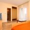 Apartmány a pokoje Jelsa 9171, Jelsa - Dvoulůžkový pokoj 1 s manželskou postelí, balkonem a výhledem na moře -  