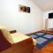 Appartamenti Seget Donji 9582, Seget Donji - Appartamento 1 con Balcone e Vista Mare -  